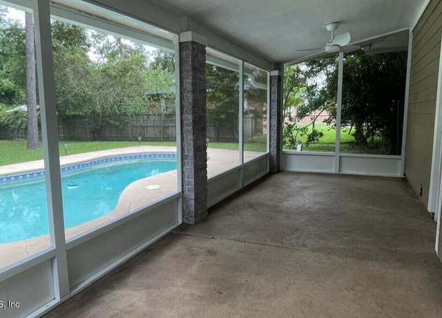 Property at 129 Underwood Dr, Palatka, FL 32177, 3 beds, 2 baths
