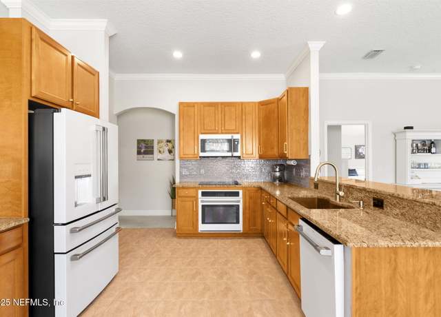 Property at 1640 Summerdown Way, St. Johns, FL 32259, 4 beds, 3 baths