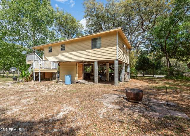 Property at 215 Maltas Ave, Interlachen, FL 32148, 2 beds, 2 baths