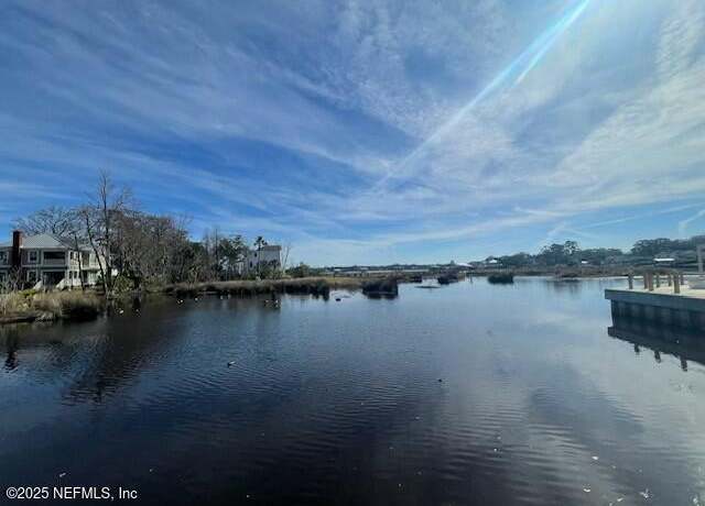 Property at 3900 Dupont Cir, Jacksonville, FL 32205
