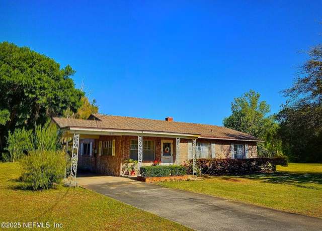 Property at 1625 S Palm Ave, Palatka, FL 32177, 3 beds, 2 baths