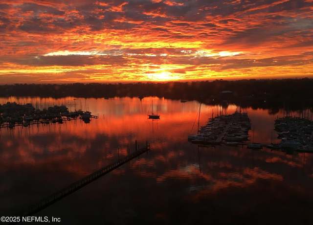 Property at 4401 Lakeside Dr #1204, Jacksonville, FL 32210, 3 beds, 2.5 baths