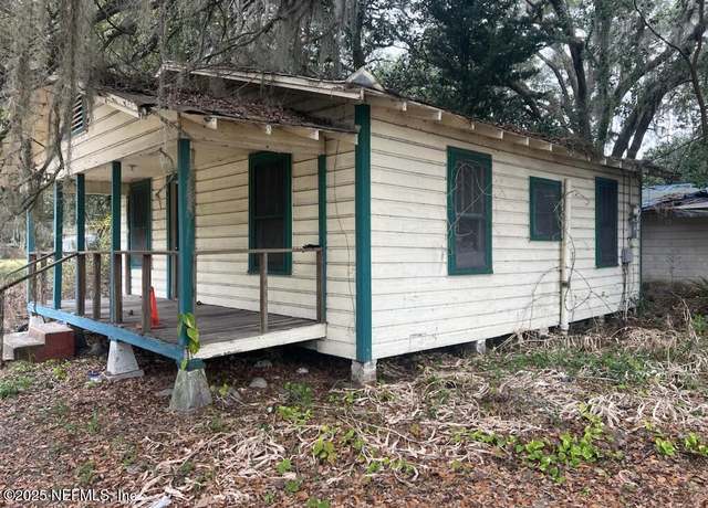 Property at 1800 NE 17th Pl, Gainesville, FL 32609, 2 beds, 1 bath