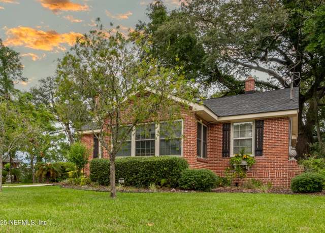 Property at 903 Old Hickory Rd, Jacksonville, FL 32207, 3 beds, 2 baths
