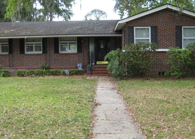 Property at 930 Waterman Rd N, Jacksonville, FL 32207, 3 beds, 2 baths