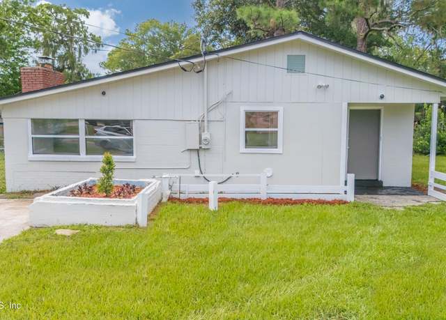 Property at 10320 Driftwood Rd, Jacksonville, FL 32246, 4 beds, 2 baths