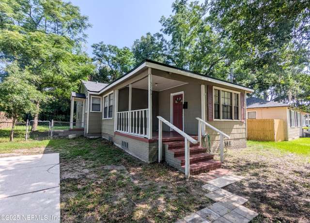 Property at 3763 Valley Rd, Jacksonville, FL 32207, 3 beds, 1 bath