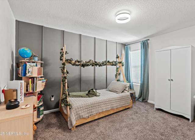 Property at 847 Capitol Pkwy, Jacksonville, FL 32218, 3 beds, 2.5 baths