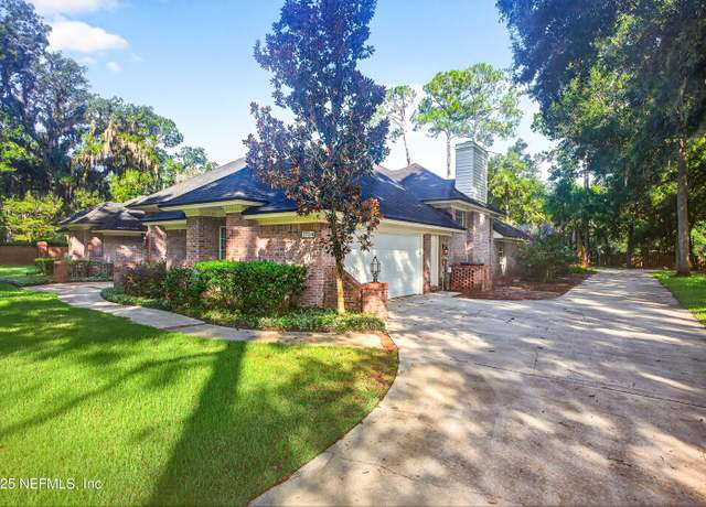 Property at 1704 Plantation Oaks Dr, Jacksonville, FL 32223, 4 beds, 2.5 baths