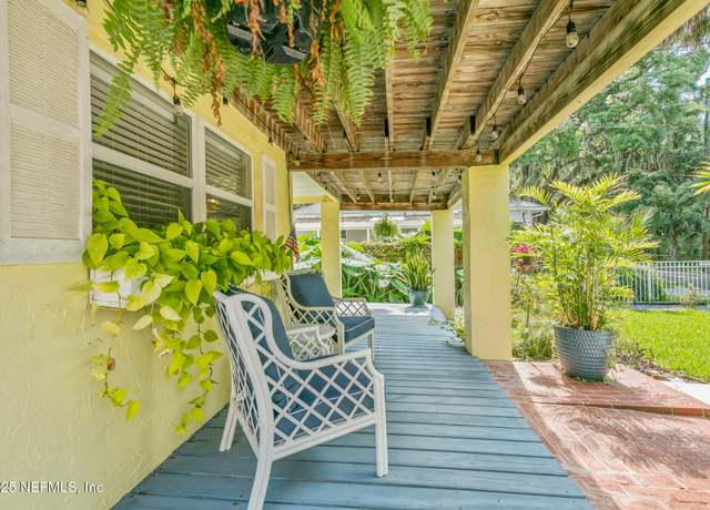 Property at 14 Ballard Ave, St. Augustine, FL 32084, 3 beds, 2.5 baths