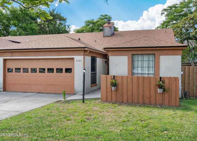 Property at 9709 Fawn Brook Cir N, Jacksonville, FL 32256, 3 beds, 2 baths