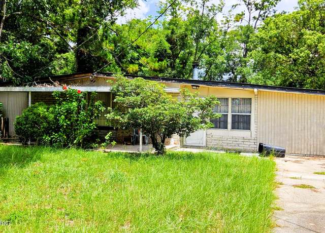 Property at 7911 Cecil St, Jacksonville, FL 32221, 3 beds, 1 bath