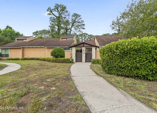 Property at 810 Sandpiper Ln, Ponte Vedra Beach, FL 32082, 2 beds, 2 baths