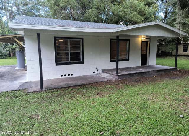 Property at 524 St Clair St, Starke, FL 32091, 11 beds, 5 baths