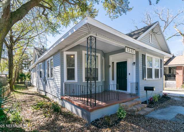 Property at 1342 Golfair Blvd, Jacksonville, FL 32209, 5 beds, 2 baths