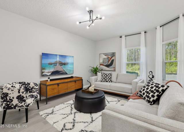 Property at 10342 Benson Lake Dr, Jacksonville, FL 32222, 3 beds, 2.5 baths