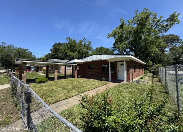 Property at 2103 W 14th St, Jacksonville, FL 32209, 4 beds, 2 baths