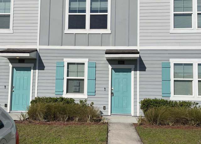 Property at 660 Yellow Oaks Ln, Orange Park, FL 32065, 2 beds, 2.5 baths