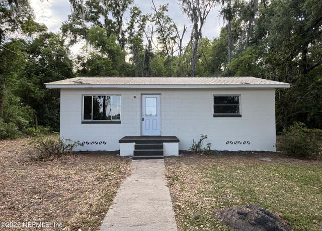 Property at 730 Grand Rondo W, Crescent City, FL 32112, 2 beds, 1 bath
