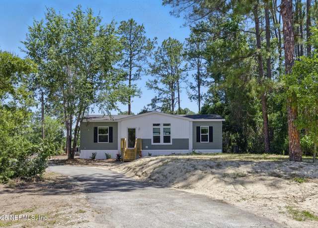 Property at 106 Howard Dr, Interlachen, FL 32148, 3 beds, 2 baths