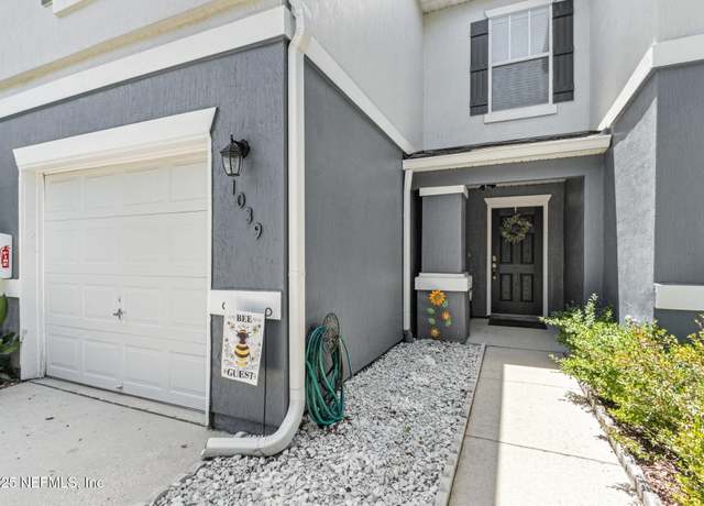 Property at 1039 N Black Cherry Dr, St. Johns, FL 32259, 3 beds, 2.5 baths
