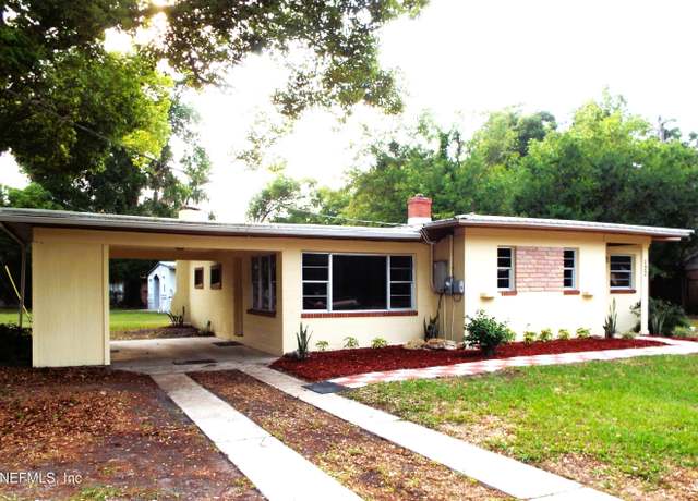 Property at 122 Husson Ave, Palatka, FL 32177, 3 beds, 1 bath
