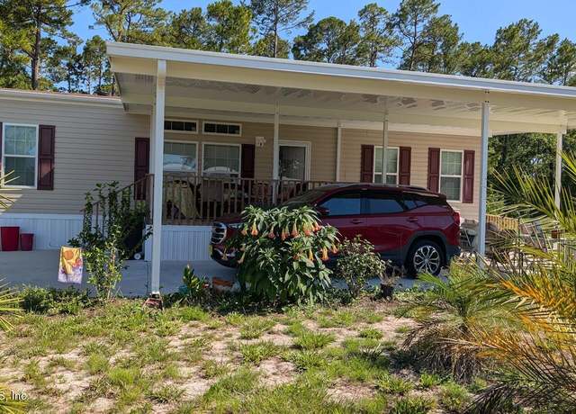 Property at 101 Trout Trl, Crescent City, FL 32112, 3 beds, 2 baths
