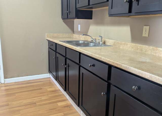 Property at 4010 Packard Dr, Jacksonville, FL 32246, 4 beds, 2 baths