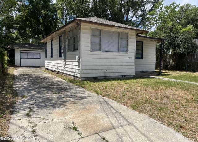 Property at 2052 W 16th St, Jacksonville, FL 32209, 2 beds, 1 bath