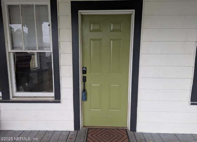 Property at 1901 Oak St, Palatka, FL 32177, 3 beds, 2 baths