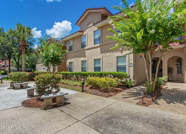 Property at 3815 La Vista Cir, Jacksonville, FL 32217, 2 beds, 2.5 baths