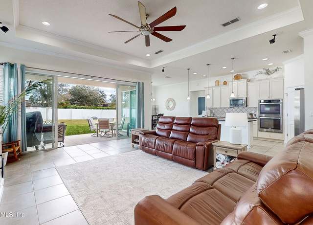 Property at 160 E Positano Ave, St. Augustine, FL 32092, 5 beds, 4.5 baths