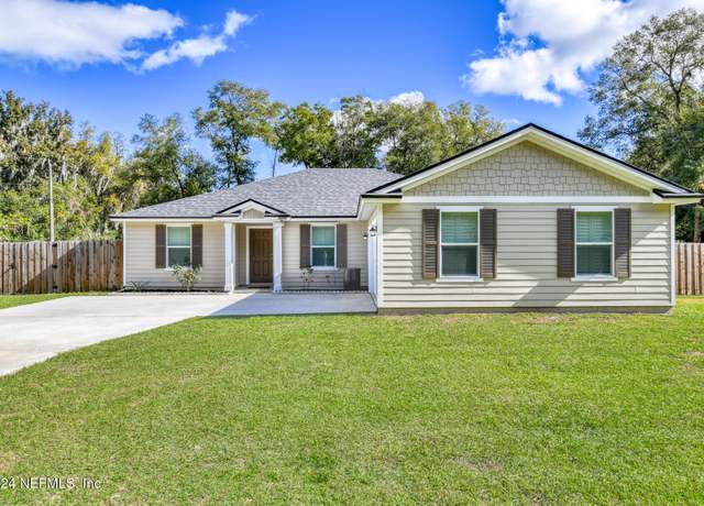 Property at 2401 Fairway Dr, Palatka, FL 32177, 4 beds, 2 baths