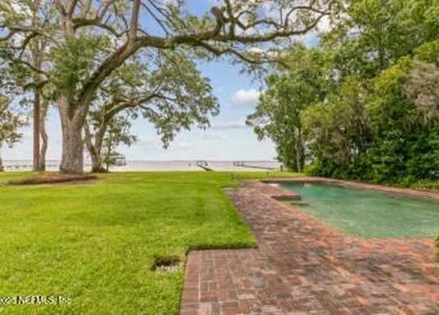 Property at 11062 Riverport Dr W, Jacksonville, FL 32223, 5 beds, 3.5 baths