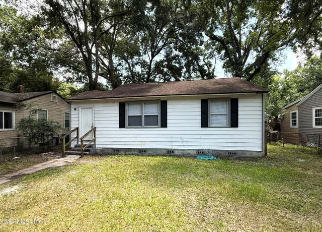 Property at 1043 Westbrook Cir E, Jacksonville, FL 32209, 3 beds, 1 bath