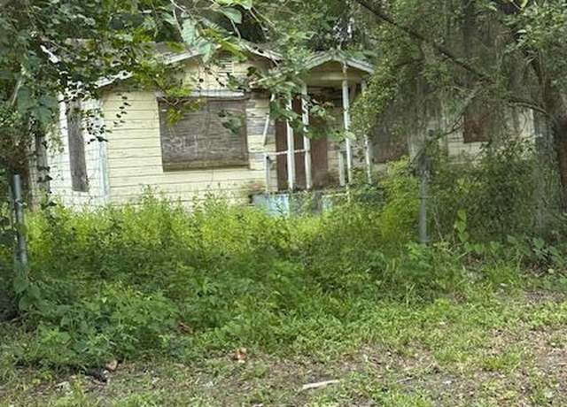 Property at 3842 Beverly Ave, Jacksonville, FL 32208, 2 beds, 1 bath