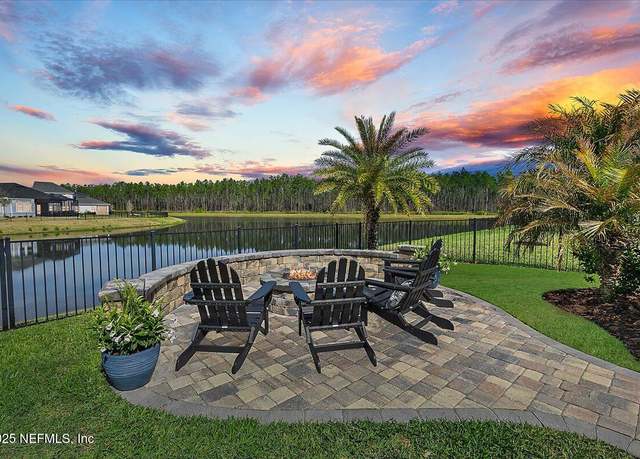 Property at 804 Silver Pine Dr, St. Johns, FL 32092, 5 beds, 3 baths