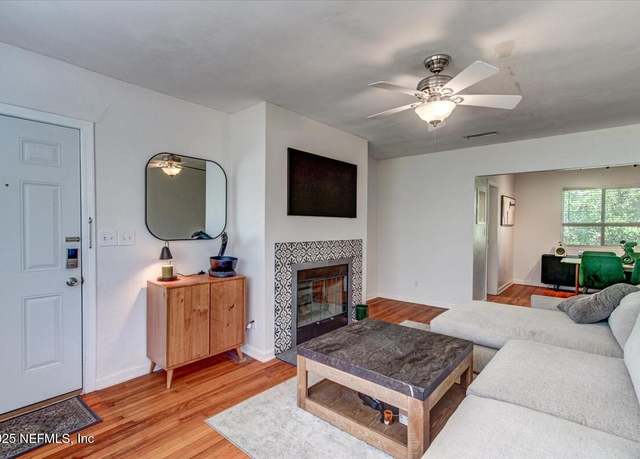 Property at 2159 Riverside Ave #4, Jacksonville, FL 32204, 2 beds, 1 bath