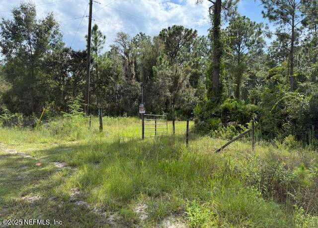 Property at 139 Lakeway Dr, Georgetown, FL 32139