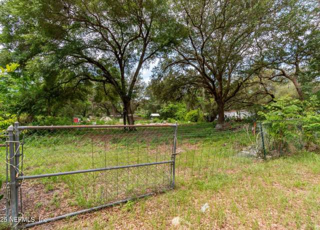 Property at 18900 SE 95th Pl, Ocklawaha, FL 32179, 2 beds, 2 baths