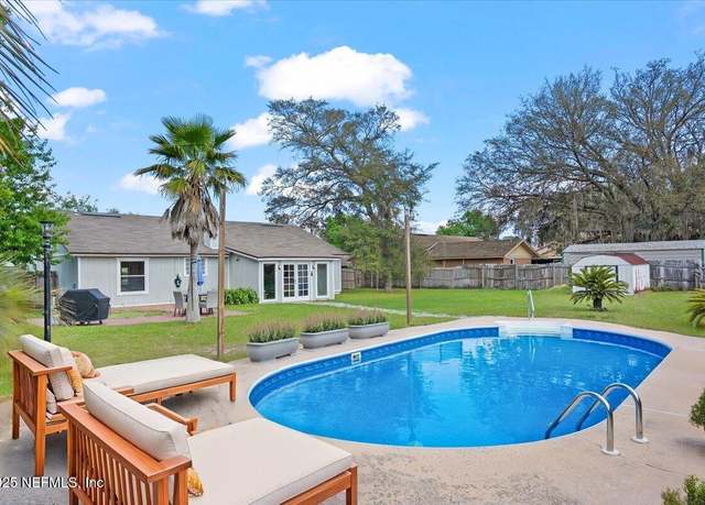 Property at 852 Maplewood Ln, Orange Park, FL 32065, 3 beds, 2 baths