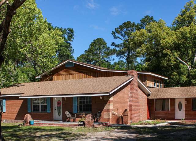 Property at 335 Linda St, Macclenny, FL 32063, 7 beds, 4 baths