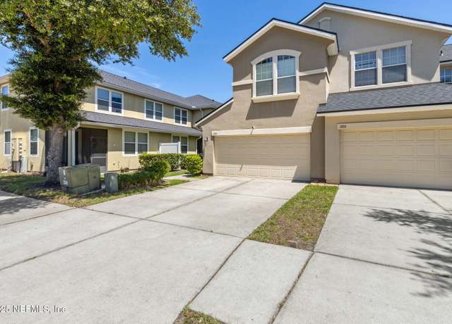 Property at 3703 American Holly Rd, Jacksonville, FL 32226, 3 beds, 2.5 baths