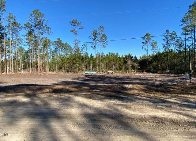 Property at 128 Meadows Rd, Interlachen, FL 32148