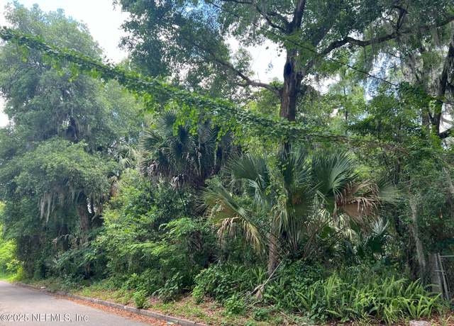 Property at 823 S 13th St, Palatka, FL 32177