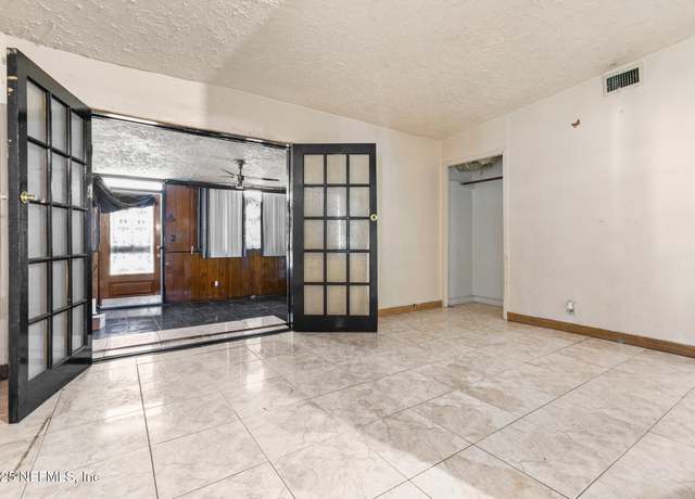 Property at 5840 Begonia Rd, Jacksonville, FL 32209, 3 beds, 1 bath