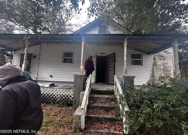 Property at 1216 E 15th St, Jacksonville, FL 32206, 3 beds, 1 bath