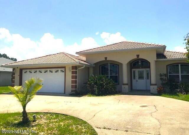 Property at 26 Fairchild Ln, Palm Coast, FL 32137, 3 beds, 2 baths