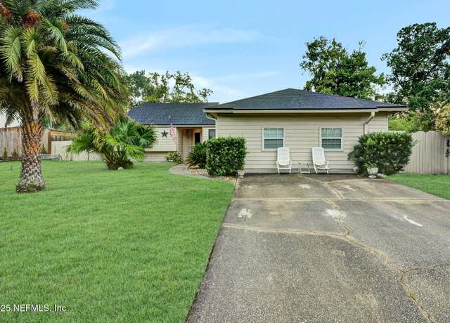Property at 2211 Albury Ct, Middleburg, FL 32068, 5 beds, 2 baths