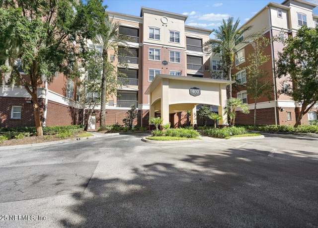 Property at 4480 Deerwood Lake Pkwy #422, Jacksonville, FL 32216, 3 beds, 2.5 baths